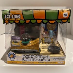 Disney 2010 Club Penguin Puffle World Skateboard Playset Jakks New Worn Box